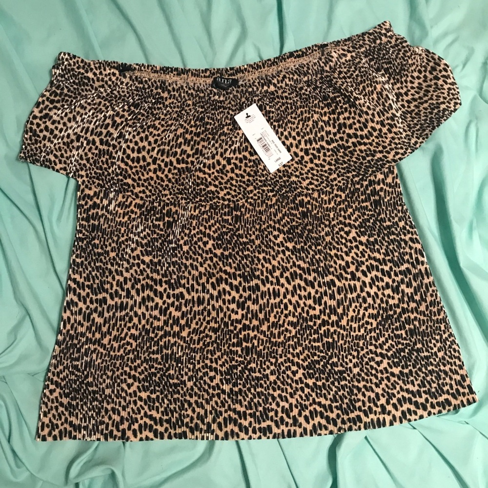 Leopard “off the shoulder” Blouse